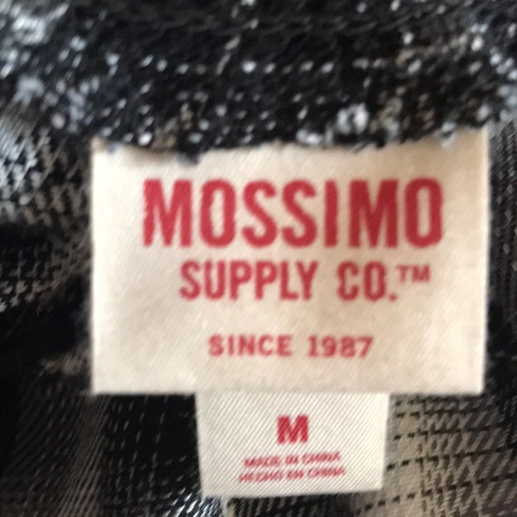 Mossimo - Picture 3 of 3